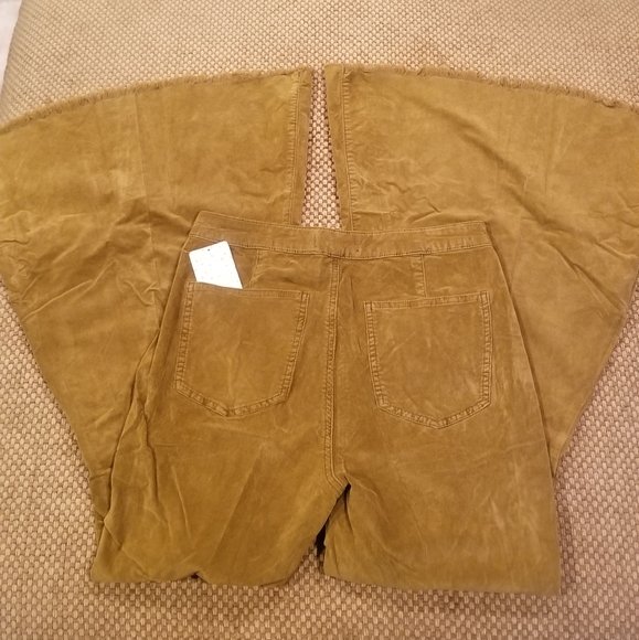 Size 31&32🔥Free People Corduroy Flare Pants - Picture 6 of 8